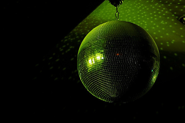 포토 JPG 해외이미지 모양 별 음악 백그라운드 컨셉 공 유리 추상 그림자 사람없음 내부 장식 가로 초록색 빛 반사 파티 어둠 거울 방 축하 점 원형 야간 클럽 복고 디스코 70대 여의주 환각 스타일 카피스페이스 유흥 해외202004 해외포토 자연요소 도형 노년 컬러 무늬 재질 문화예술 이벤트 공백 춤 증상 파일형식 이미지허브