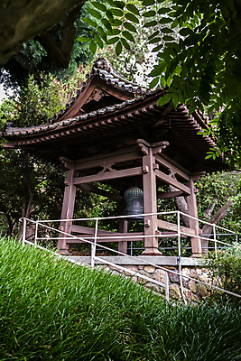 포토 JPG 해외이미지 나무 식물 전통 디자인 공원 아시아 종교 길 선 여행 건축양식 자연 지붕 휴가 동양인 풍경 사람없음 야외 장식 초록색 여름 문 평화 탑 정원 일본 중국 봄 산책 사찰 명상 통로 아치 대문 조경 내추럴 옛날 해외202004 해외포토 건축물 계절 공공시설 건축 나라 컬러 컨셉 종교건축 휴식 인종 생태계 파일형식 이미지허브