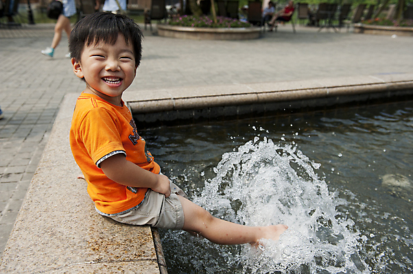 포토 JPG 해외이미지 남자 행복 아들 어린이 장난 가족 놀이 건강 한명 사람 동양인 소년 중국 기쁨 성장 게임 자녀 아기 달콤 작음 쉬는시간 결백 해외202004 해외포토 1 감정 아시아 관계 휴식 인종 맛 크기 파일형식 이미지허브