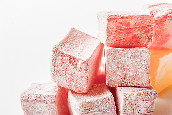 포토 JPG 해외이미지 실내 근접촬영 사람없음 쌓기 달콤 가득함 흰배경 로쿰 해외202004 해외포토 뷰포인트 백그라운드 모션 디저트 내부 흰색 맛 터키음식 파일형식 이미지허브