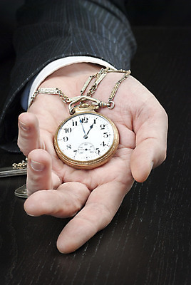 포토 JPG 해외이미지 백인 직업 손 남자 시계 회사 비즈니스 노동자 한명 사람 골동품 흰색 시간 업무 비즈니스맨 손목시계 경영자 약속 책임자 분 스타일 정확 해외202004 해외포토 서양인 1 컬러 컨셉 장신구 신체부위 작업 직장인 리더 파일형식 이미지허브