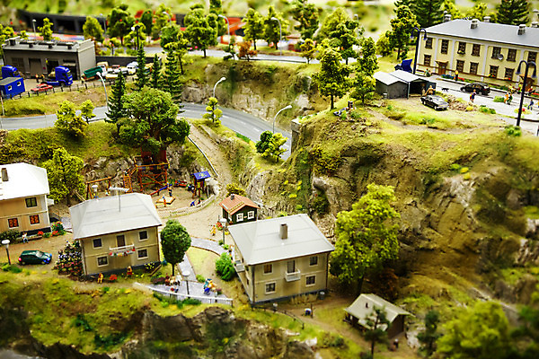 포토 JPG 해외이미지 자동차 사람없음 건물 장난감 미니어처 시골 오브젝트 해외202004 해외포토 건축물 육상교통 모형 파일형식 이미지허브