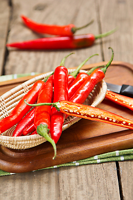 포토 JPG 해외이미지 모양 아시아 음식 채소 재료 태국 자연 고추 요리 씨앗 동양인 사람없음 빨간색 초록색 뜨거움 시장 맛 허브 향신료 매움 향료 후추 내추럴 얇은 할라피뇨 해외202004 해외포토 식물 나라 컬러 컨셉 인종 생태계 향기 냄새 향미료 파일형식 이미지허브