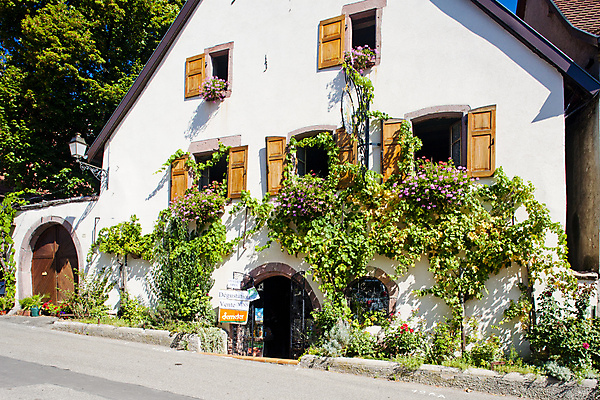 포토 JPG 해외이미지 외관 유럽 건축양식 주택 사람없음 야외 건물 마을 프랑스 서유럽 해외202004 해외포토 건축물 건축 나라 파일형식 이미지허브