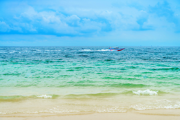 포토 JPG 해외이미지 구름 호수 스포츠 파도 바다 여행 포즈 요트 교통시설 모션 자연 하늘 휴가 항해 사람없음 빨간색 물 여름 파란색 힘 운전 에너지 흰색 만 보트 떨어짐 크루즈 속도 엔진 모터 뱃놀이 스플래쉬 해외202004 해외포토 자연요소 계절 컬러 교통 컨셉 배_교통 전통놀이 시설 생태계 파일형식 이미지허브