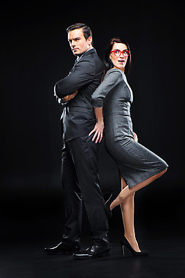 포토 JPG 해외이미지 직업 커플 여자 감정 백그라운드 비즈니스 사업가 관계 함께함 사랑 사람 정장 손짓 두명 유행 검은색 어둠 기쁨 표현 업무 비즈니스맨 비즈니스우먼 동료 흥분 경영자 리더 열정 예복 경영 진짜 스타일 해외202004 해외포토 옷 남자 컬러 컨셉 모션 작업 직장인 파일형식 이미지허브