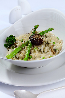 포토 JPG 해외이미지 라이프스타일 접시 음식 다이어트 채소 탁자 밥 건강 요리 사람없음 초록색 빛 식사 저녁식사 버섯 샐러드 신선 닫기 먹기 유기농 설정 내추럴 점심식사 리조또 해외202004 해외포토 식기 웰빙 컬러 가구 모션 생활 파일형식 이미지허브