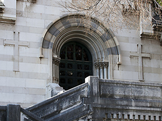 포토 JPG 해외이미지 십자가 건축양식 사람없음 건물 교회 문 프랑스 심볼 만족 해외202004 해외포토 건축물 건축 감정 유럽 종교건축 파일형식 이미지허브