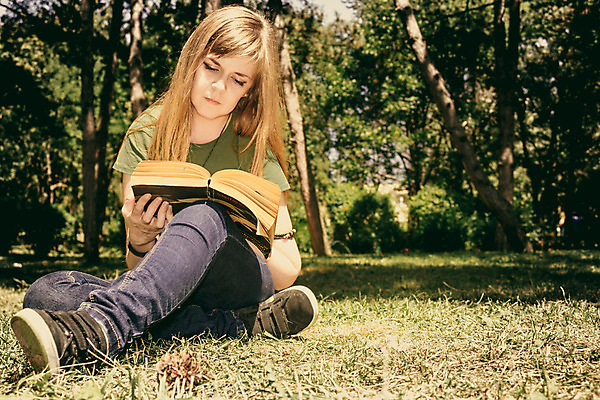 포토 JPG 해외이미지 백인 1 학생 라이프스타일 손 공원 여자 교육 종이 음료 포즈 학교 자연 휴가 휴식 한명 사람 앉기 야외 책 독서 평화 정원 침묵 흰색 잡기 숲 읽기 문학 리빙 해외202004 해외포토 서양인 공공시설 컬러 컨셉 모션 생활 신체부위 소리 생태계 파일형식 이미지허브