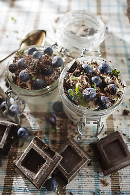 포토 JPG 해외이미지 열매 음식 다이어트 과일 재료 유리 디저트 사람없음 초콜릿 에너지 신선 달콤 맛 아침식사 크림 블루베리 코코아 요거트 단백질 해외202004 해외포토 식물 음료 컨셉 재질 유제품 건강 식사 영양소 파일형식 이미지허브