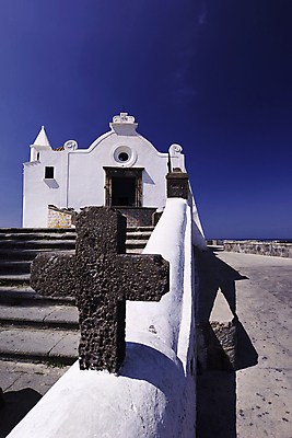 포토 JPG 해외이미지 나무 유럽 바다 섬 여행 요트 건축양식 자연 하늘 호텔 휴가 풍경 사람없음 야외 초록색 물 여름 컬러풀 태양 맑음 봄 이탈리아 도시 만 보트 성 역사 지중해 타운 아라곤 남쪽 나폴리 해외202004 해외포토 자연요소 식물 건축물 계절 건축 나라 컬러 배_교통 숙소 날씨 스페인 방향 생태계 파일형식 이미지허브