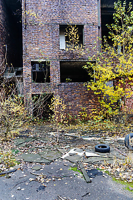 포토 JPG 해외이미지 산업 벽 백그라운드 건축양식 창문 공장 유리 벽돌 직장 사람없음 내부 건물 빛 금속 검은색 어둠 수확 도시 폐기물 위험 버리기 창고 복고 먼지 낭비 구식 그런지 깨짐 방치 썩음 옛날 철강 파멸 해외202004 해외포토 건축물 건축 컬러 컨셉 농업 회사 공업 모션 재질 쓰레기 파일형식 소멸 이미지허브