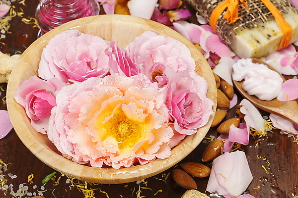 포토 JPG 해외이미지 식물 라이프스타일 꽃잎 얼굴 분홍색 신체 재료 휴식 귤 건강 사람없음 치료 약 장미 상점 스파 목욕 화장품 욕실 마사지 고급 씻기 손톱관리 소중 허브 피부관리 유기농 뿌리 소금 비누 아몬드 향 아로마테라피 테라피 내추럴 돌봄 샤워실 위생관리 이국적 페디큐어 핸드메이드 해외202004 해외포토 웰빙 꽃 컬러 컨셉 과일 의학 모션 관리 생활 신체부위 위생용품 뷰티 청결 견과류 네일아트 샤워시설 파일형식 이미지허브