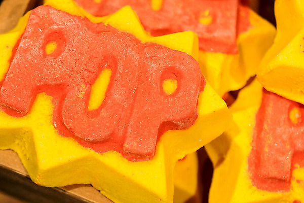 포토 JPG 해외이미지 음식 빵 분홍색 조각 크리스마스 오렌지 과일 휴가 아이스크림 디저트 부활절 건강 사탕 사랑 어류 사람없음 장식 빨간색 초록색 컬러풀 노란색 쿠키 케이크 얼음 식사 욕실 흰색 하트 아기 신선 달콤 수프 씻기 설탕 굽기 크림 비누 연어 고립 샤워실 위생관리 핸드메이드 해외202004 해외포토 자연요소 모양 기념일 감정 컬러 관리 사람 위생용품 수중동물 청결 맛 구이 샤워시설 파일형식 이미지허브