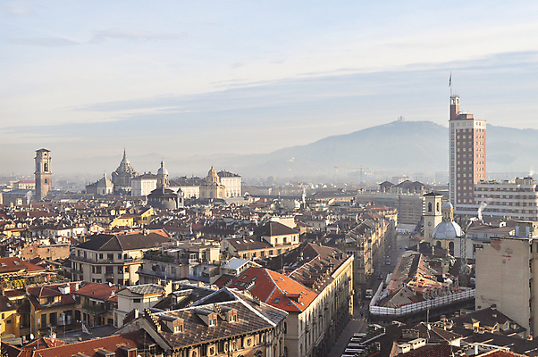 포토 JPG 해외이미지 유럽 안테나 파노라마 풍경 사람없음 이탈리아 도시 센터 타운 스카이라인 산기슭 두더지 피에몬테 몬테카를로 해외202004 해외포토 나라 통신 산 촬영기법 모나코 파일형식 이미지허브