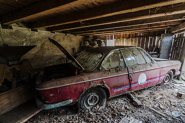포토 JPG 해외이미지 산업 비즈니스 자동차 이야기 사람없음 기계 장비 운전 탐험 오토바이 작업실 역사 클래식 시설 엔진 발견 떠남 썩음 옛날 차고 해외202004 해외포토 육상교통 컨셉 모션 바이크 파일형식 이미지허브