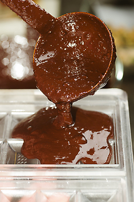 포토 JPG 해외이미지 음식 조각 패턴 재료 지팡이 건조 건강 사람없음 갈색 쌓기 초콜릿 검은색 어둠 이탈리아 블록 우유 견과류 바 막대기 우아함 달콤 맛 설탕 먹기 크림 준비 정사각형 망고 코코아 덩어리 무화과 고립 곰팡이 살구 카카오 피스타치오 개암 억울 해외202004 해외포토 도형 열매 감정 유럽 음료 컬러 컨셉 무늬 과일 모션 디저트 유제품 열대과일 파일형식 이미지허브