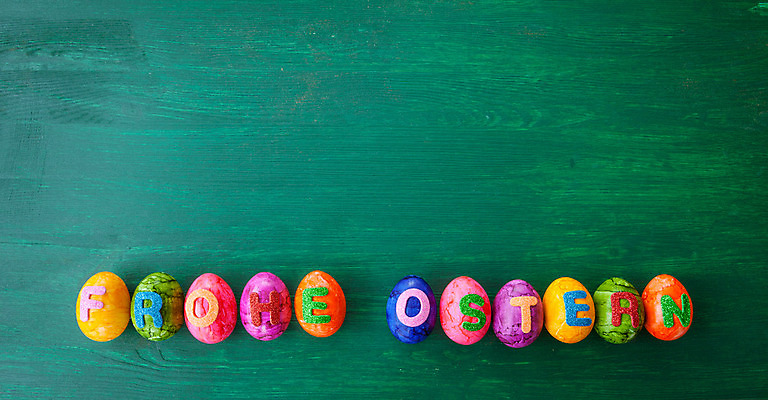 포토 JPG 해외이미지 음식 분홍색 백그라운드 부활절 사람없음 목재 장식 가로 초록색 컬러풀 노란색 봄 시골 부활절계란 카피스페이스 해외202004 해외포토 나무 계절 기념일 컬러 재료 계란 공백 파일형식 이미지허브