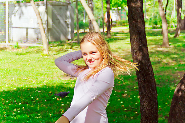 포토 JPG 해외이미지 백인 라이프스타일 여학생 유럽 어린이 스포츠 포즈 놀이 휴식 건강 한명 야외 운동 흰색 9 8 6 7 해외202004 해외포토 서양인 1 학생 여자 나라 컬러 컨셉 사람 생활 숫자 파일형식 이미지허브