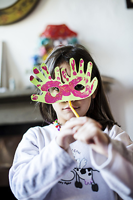 포토 JPG 해외이미지 백인 라이프스타일 드레스 옷 행복 얼굴 어린이 백그라운드 놀이 주택 가면 한명 사람 소년 장식 파티 페인트 할로윈 광대 축하 유머 서커스 6 연도 화가 옛날 해외202004 해외포토 서양인 직업 1 남자 감정 컨셉 이벤트 건물 생활 신체부위 숫자 파일형식 이미지허브