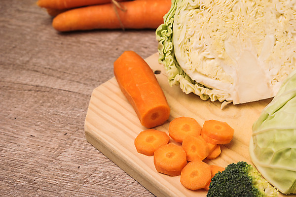 포토 JPG 해외이미지 라이프스타일 계절 음식 농업 채소 재료 자연 탁자 양파 건강 마늘 사람없음 목재 당근 수확 시골 판넬 원형 시장 칼 수프 농부 작음 브로콜리 먹기 허브 준비 유기농 원예 양배추 날것 장면 국산 숙성 옛날 핸드메이드 많음 비건 안락 해외202004 해외포토 도형 나무 식물 직업 웰빙 산업 가구 컨셉 모션 뿌리채소 취미 생활 크기 생태계 채식주의자 파일형식 이미지허브