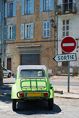 포토 JPG 해외이미지 유럽 자동차 거리 주택 사람없음 야외 초록색 마을 프랑스 주차 프랑스어 옛날 해외202004 해외포토 문자 나라 육상교통 컬러 건물 파일형식 이미지허브