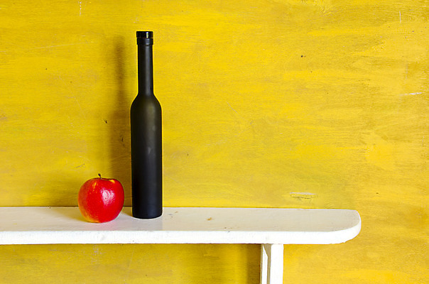 포토 JPG 해외이미지 라이프스타일 음료 음식 백그라운드 컨셉 다이어트 과일 유리 디저트 선반 사람없음 목재 빨간색 컬러풀 노란색 와인 검은색 수확 달콤 사과 배열 향수 오브젝트 구성 정물화 채식주의자 해외202004 해외포토 나무 컬러 가구 농업 재료 재질 주류 건강 생활 화장품 맛 그림 채식 파일형식 이미지허브