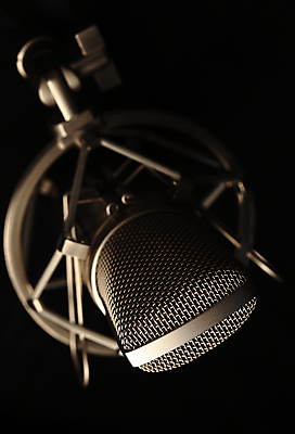 포토 JPG 해외이미지 모양 디자인 음악 노래 사람없음 금속 확성기 소리 콘서트 공연 가수 무대 수확 기구 악단 원형 클래식 입장 마이크 그림 라디오 오디오 정리 오케스트라 고립 교향곡 옛날 철강 해외202004 해외포토 도형 음향기기 컨셉 농업 재질 문화예술 이벤트 전자제품 음악가 파일형식 이미지허브