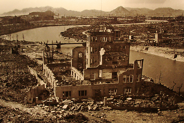 포토 JPG 해외이미지 공원 2 사람없음 내부 세계 평화 일본 정보 역사 폭탄 사인 박물관 전쟁 원자 A 기념물 원자력 재앙 해외202004 해외포토 알파벳 공공시설 아시아 컨셉 에너지 폭발물 파일형식 이미지허브