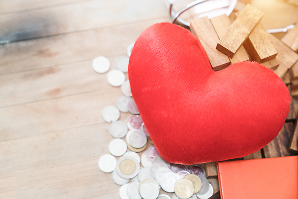 포토 JPG 해외이미지 손 행복 백그라운드 컨셉 겨울 휴가 발렌타인데이 선물 사랑 사람없음 목재 빨간색 흰색 하트 마음 니트 질감 2월 해외202004 해외포토 모양 나무 계절 감정 컬러 상의 재료 데이이벤트 신체부위 날짜 파일형식 이미지허브