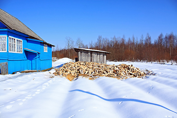 포토 JPG 해외이미지 외관 꽃 벽 겨울 농업 창문 하늘 지붕 양말 주택 풍경 사람없음 목재 파란색 농가 농장 갈색 마을 봄 추위 수확 골동품 시골 체리 재산 균열 작음 장작 맨션 시골집 질감 복고 서리 러시아 통나무 자두 헛간 옛날 해외202004 해외포토 나무 식물 계절 유럽 산업 컬러 과일 재료 모션 건물 금융 크기 저장고 파일형식 이미지허브