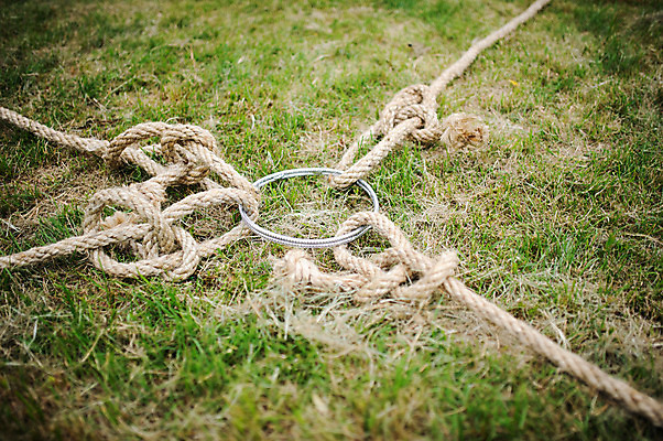 포토 JPG 해외이미지 백인 직업 라이프스타일 여자 남자 밧줄 스포츠 컨셉 비즈니스 성공 아이디어 사람 사람없음 야외 건물 초록색 운동 힘 경쟁 경기장 직장인 비즈니스맨 비즈니스우먼 당기기 전문직 결심 라이벌 충돌 대회 투쟁 해외202004 해외포토 서양인 건축물 줄 컬러 스포츠시설 모션 건강 생활 파일형식 이미지허브