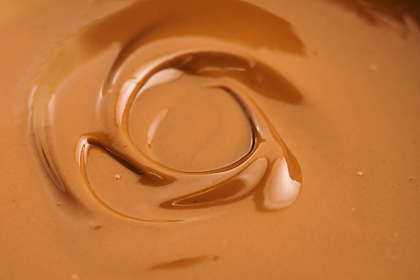 포토 JPG 해외이미지 음식 파도 백그라운드 이동 컨셉 재료 모션 벽지 디저트 사탕 요리 사람없음 갈색 과자 초콜릿 어둠 흐름 우유 소용돌이 회오리 뜨거움 원형 액체 붓기 달콤 맛 매끈함 가루 설탕 먹기 크림 질감 웨이브 순환 토핑 코코아 카페인 해로움 해외202004 해외포토 도형 음료 바다 컬러 유제품 감각 파일형식 이미지허브