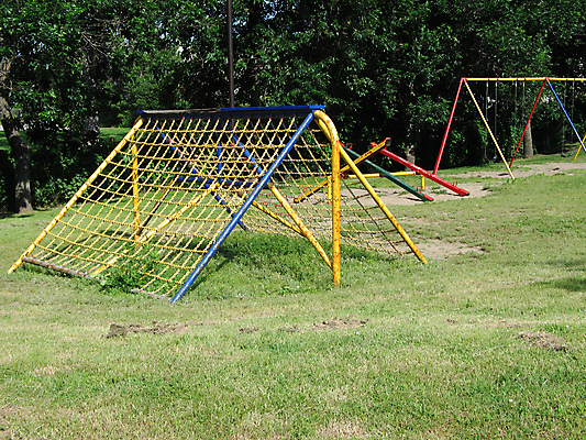 포토 JPG 해외이미지 공원 어린이 학교 놀이 사람없음 야외 빨간색 파란색 운동 노란색 게임 그네 체육관 해외202004 해외포토 공공시설 교육 컬러 건강 사람 파일형식 이미지허브
