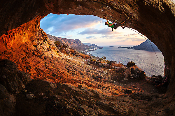 포토 JPG 해외이미지 주간 전신 구름 남자 밧줄 바다 하늘 매달리기 한명 성인 야외 옆모습 암벽 암벽등반 암벽등반가 성인남자한명만 해외202004 해외포토 자연요소 1 줄 뷰포인트 모션 사람 등산 남자한명만 성인남자만 파일형식 이미지허브