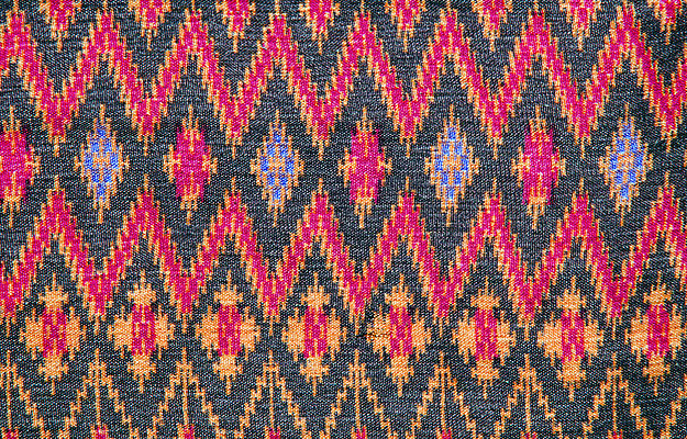 포토 JPG 해외이미지 전통 디자인 옷 문화 선 백그라운드 패턴 바지 태국 표면 추상 미술 동양인 사람없음 장식 파란색 컬러풀 유행 어둠 직물 도시 면 실크 남색 오브젝트 질감 땀 캔버스 섬유 그런지 옛날 핸드메이드 스타일 해외202004 해외포토 아시아 컬러 무늬 하의 문화예술 인종 파일형식 이미지허브