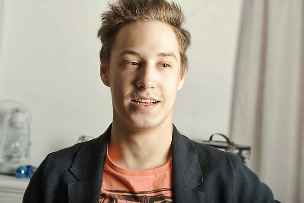 포토 JPG 해외이미지 모델 1 응시 남자 얼굴 백그라운드 셔츠 비즈니스 한명 서기 사람 정장 성인 유행 재킷 코트 흰색 비즈니스맨 우아함 싱글 스타일 해외202004 해외포토 시선 옷 컬러 컨셉 상의 모션 신체부위 외투 직장인 파일형식 이미지허브