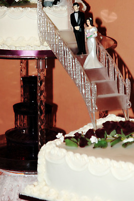 포토 JPG 해외이미지 모양 커플 꽃 행복 음식 결혼 결혼식 남편 디저트 기념 함께함 사랑 정장 턱시도 이벤트 사람없음 장식 조각상 케이크 계단 축제 흰색 축하 춤 아내 고급 달콤 맛 연결 심볼 단계 식용 접수 유대감 해외202004 해외포토 식물 옷 감정 컬러 컨셉 관계 문화예술 조형물 파일형식 이미지허브