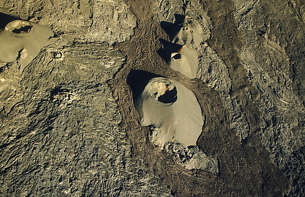 포토 JPG 해외이미지 섬 여행 아프리카 풍경 사람없음 프랑스 인도인 화산 분화구 인도양 해외202004 해외포토 외국인 유럽 나라 바다 산 동양인 파일형식 이미지허브