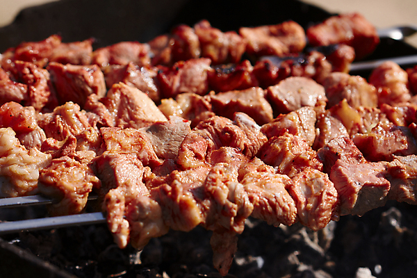 포토 JPG 해외이미지 음식 육류 돼지고기 요리 사람없음 빨간색 튀김 그릴 준비 해외202004 해외포토 컬러 식재료 주방용품 파일형식 이미지허브