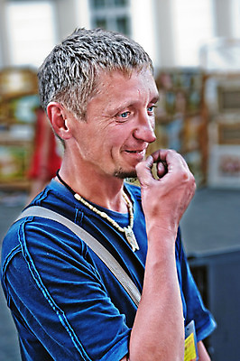 포토 JPG 해외이미지 백인 손 휴식 거리 한명 성인 침묵 잡기 시력 예술가 섬광 해외202004 해외포토 서양인 1 컨셉 모션 사람 신체부위 소리 파일형식 이미지허브