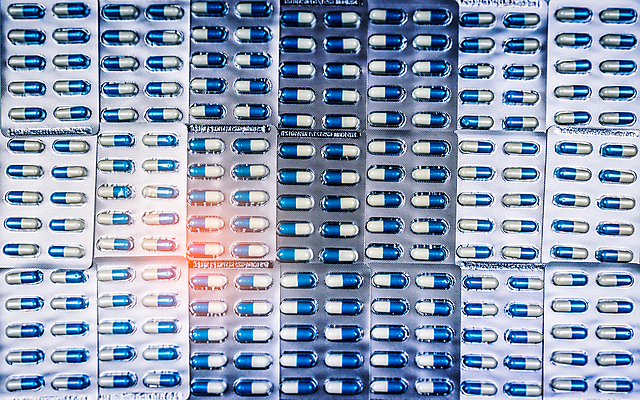 포토 JPG 해외이미지 디자인 산업 선 백그라운드 컨셉 패턴 포장 벽지 추상 건강 병원 사람없음 치료 장식 파란색 알약 약 줄무늬 흰색 제조 상품 약국 질감 감염 처방 팩 조제 반항 예산 진통제 항생제 해외202004 해외포토 컬러 무늬 의학 모션 화장품 만들기 파일형식 이미지허브