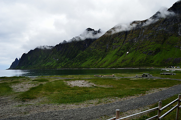 포토 JPG 해외이미지 구름 계절 바다 여행 자연 하늘 표면 산 주택 파노라마 노르웨이 풍경 사람없음 야외 물 여름 반사 저녁 흐림 해외202004 해외포토 자연요소 유럽 날씨 촬영기법 건물 야간 생태계 파일형식 이미지허브