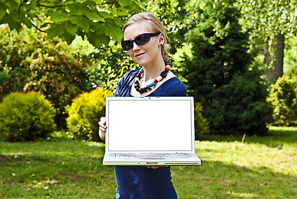 포토 JPG 해외이미지 백인 백그라운드 인터넷 통신 휴가 프레임 직장 한명 성인 야외 초록색 여름 컴퓨터 선글라스 스크린 모니터 정원 공책 칠판 봄 축하 업무 이메일 연결 무선전화기 주기 부름 해외202004 해외포토 서양인 1 계절 안경 컬러 컨셉 회사 모션 문구용품 사람 전자제품 작업 전화기 파일형식 이미지허브