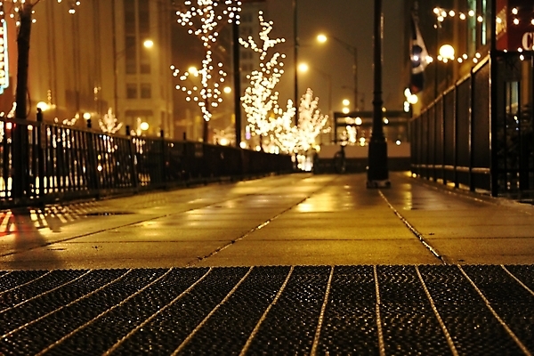 포토 JPG 해외이미지 거리 사람없음 빛 도시풍경 침묵 젖음 도시 보행로 야간 저녁 해외202004 해외포토 자연요소 길 풍경 소리 파일형식 이미지허브