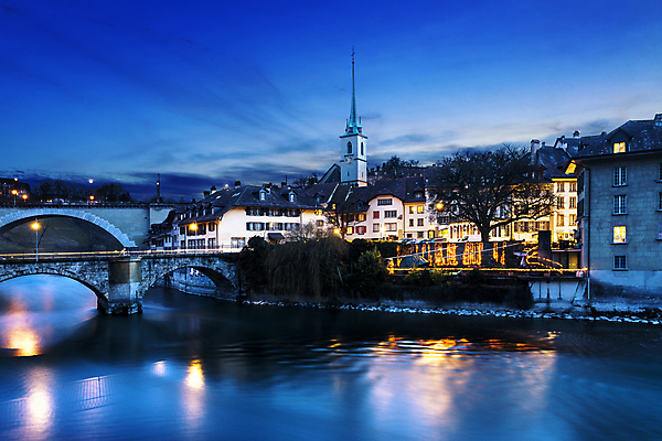 포토 JPG 해외이미지 유럽 야경 사람없음 야외 건물 도시풍경 교회 스위스 베른 해외202004 해외포토 건축물 나라 종교건축 풍경 도시 야간 파일형식 풍경_경치 이미지허브