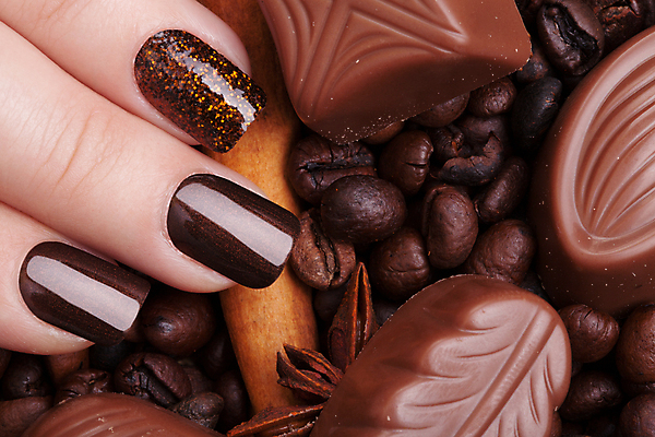 포토 JPG 해외이미지 손 커피 손가락 근접촬영 신체부위 갈색 화장품 손톱관리 네일아트 손톱 스타일 해외202004 해외포토 음료 뷰포인트 컬러 사람 뷰티 파일형식 이미지허브