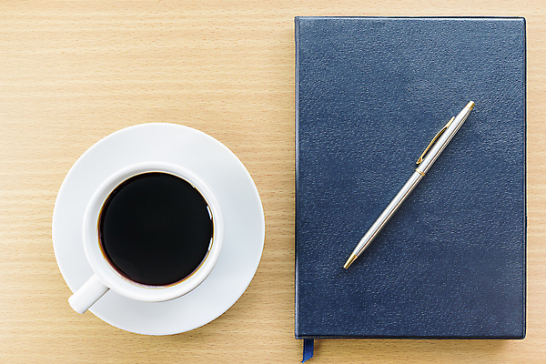 포토 JPG 해외이미지 교육 종이 커피 음료 백그라운드 비즈니스 학교 탁자 아침 휴식 직장 사람없음 목재 책 컵 사무실 펜 검은색 방 수확 흰색 도자기 차 찻잔 읽기 책상 상쾌 단절 스타일 카피스페이스 해외202004 해외포토 주간 나무 식기 감정 컬러 가구 컨셉 농업 회사 재료 모션 잔 필기구 공백 파일형식 이미지허브