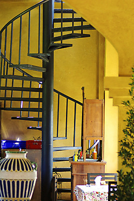 포토 JPG 해외이미지 모양 전통 디자인 벽 가구 의자 비즈니스 건축양식 가족 추상 조명 새로움 바닥 주택 나선형 미술 사람없음 내부 건물 목재 장식 사무실 노란색 계단 카펫 방 소용돌이 흰색 원형 재산 고급 우아함 질감 리빙 단계 교외 옛날 진짜 철책 해외202004 해외포토 도형 나무 건축물 건축 컬러 생활용품 컨셉 무늬 재료 관계 문화예술 금융 회오리 파일형식 이미지허브