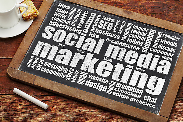 포토 JPG 해외이미지 커피 인터넷 사람없음 목재 단어 칠판 수확 분필 커뮤니티 공유 전자상거래 마케팅 소셜미디어 해외202004 해외포토 나무 문자 음료 농업 재료 초크 파일형식 이미지허브